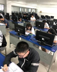 信息工程系技能節(jié)系列報道之六 網(wǎng)絡(luò)工程賽項(xiàng)現(xiàn)場直擊