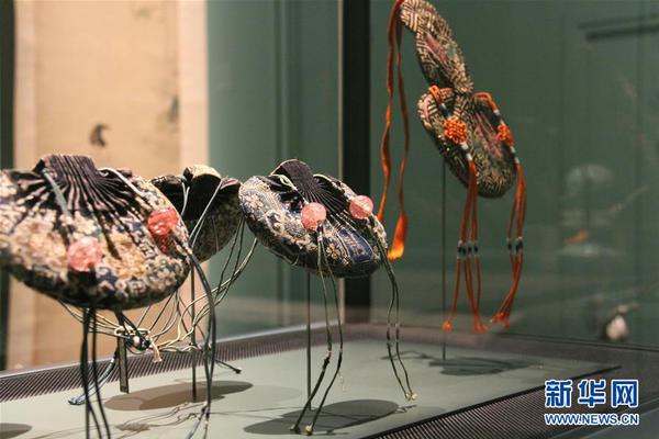 比周星馳還要早9年的無厘頭神作，盤點《貓頭鷹》惡搞的32部電影！