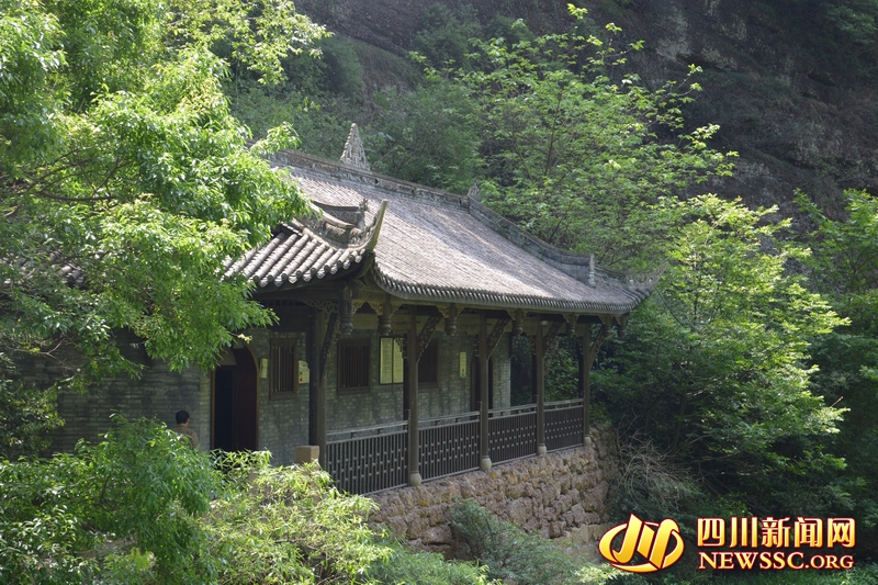 挺進“地下珠峰” 開掘油氣寶藏