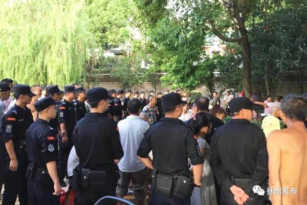 嘉興城市公交公司首批氫燃料電池公交投運(yùn)