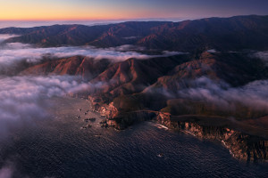 一顆超亮火流星刺破夜空