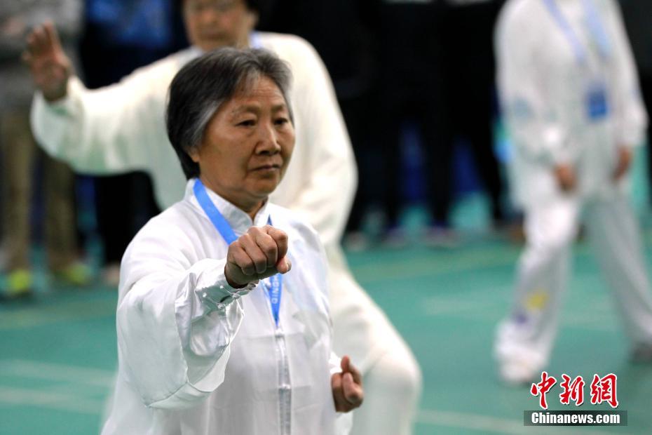 意甲-二弟嬌妻:伊卡爾迪愿留國米 要比斯帕萊蒂多50年